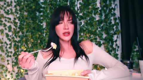 Miss Ivy online show from December 13, 2024, 5:00 pm