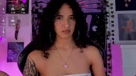 Camila online show from February 27, 2025, 6:53 pm