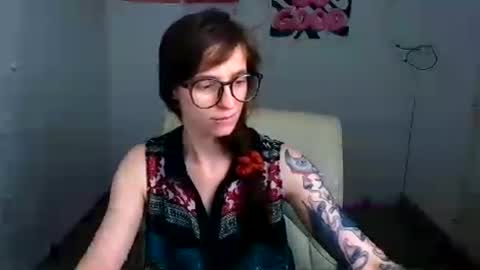 Snapshot of ivynoir_ chatting on July 3, 2026, 2:01 pm Ivy online show from July 3, 2026, 2:01 pm
