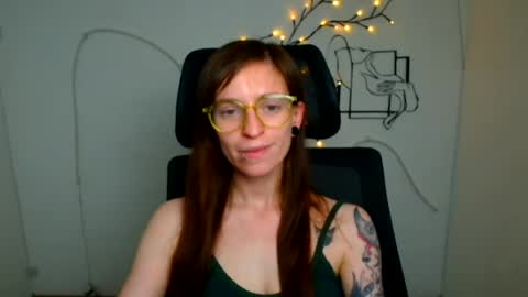 Snapshot of ivynoir_ chatting on July 16, 2026, 12:33 pm Ivy online show from July 16, 2026, 12:33 pm