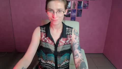 Snapshot of ivynoir_ chatting on July 19, 2026, 11:41 pm Ivy online show from July 19, 2026, 11:41 pm