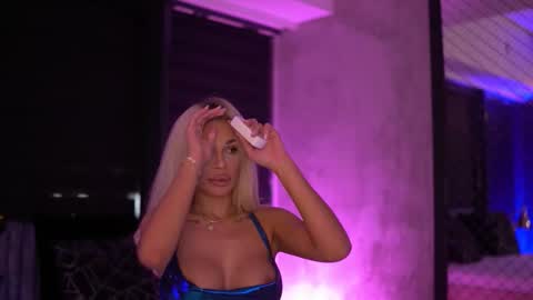 IvyRowa online show from November 5, 2025, 6:30 pm