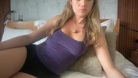 ivysagex online show from May 22, 2026, 4:19 am