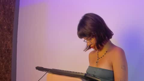 IVY STORM  online show from November 3, 2025, 4:41 pm