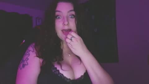 Snapshot of ivyy_sinss chatting on December 4, 2025, 1:48 am Amiee online show from December 4, 2025, 1:48 am