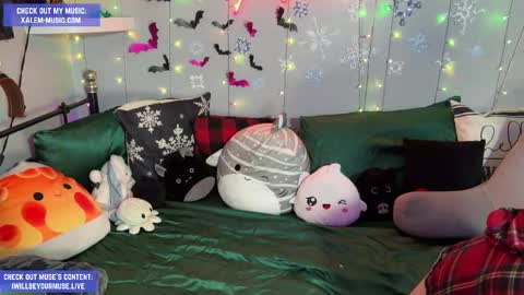 Snapshot of iwillbeyourmuse chatting on March 1, 2026, 12:12 am Muse hethey online show from March 1, 2026, 12:12 am