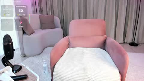 Snapshot of ixchelcherry chatting on June 10, 2026, 9:57 pm Ixchel online show from June 10, 2026, 9:57 pm