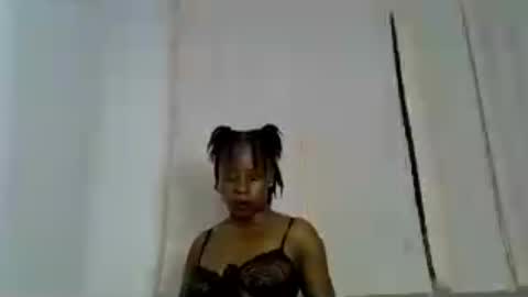 iynika online show from July 25, 2026, 11:57 pm