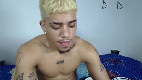 izaack online show from October 5, 2025, 2:21 am