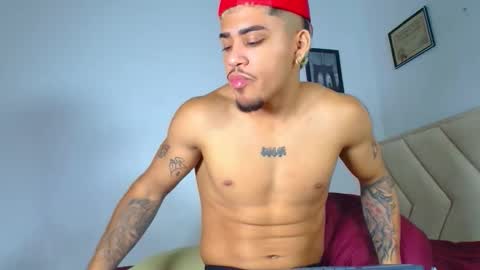 izaack online show from November 15, 2025, 5:27 am