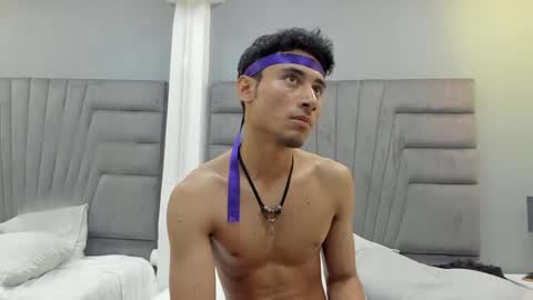 izato online show from February 24, 2025, 5:31 pm