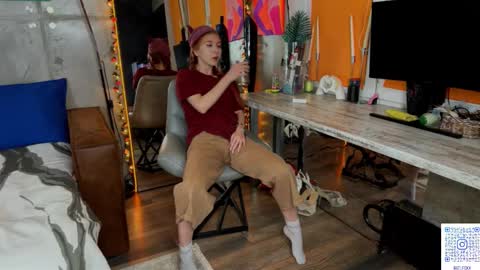 Snapshot of izi_fox chatting on February 19, 2026, 4:47 pm izi online show from February 19, 2026, 4:47 pm