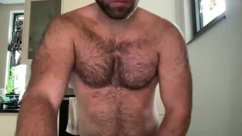 Izylduur online show from October 14, 2025, 8:04 am