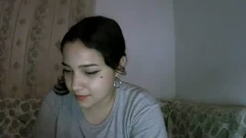 izzy_32 online show from February 6, 2026, 7:12 am