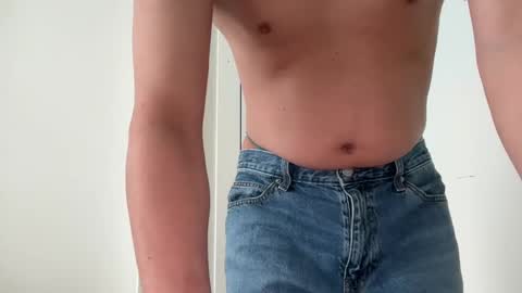 j727552 online show from February 8, 2025, 7:38 pm