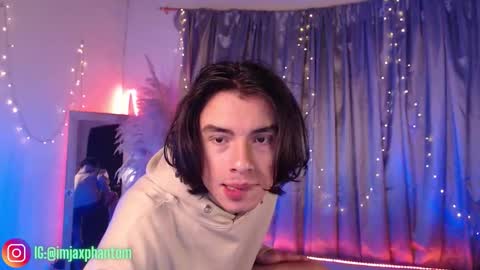 Hey im Jaxxxon check my info     online show from September 10, 2025, 9:53 am