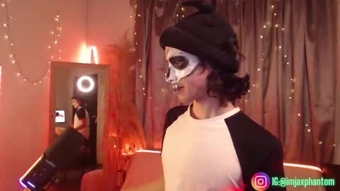 Hey im Jaxxxon check my info     online show from October 31, 2025, 8:59 am