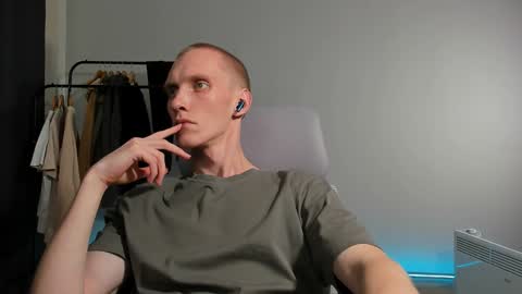 Snapshot of j_akira13 chatting on December 18, 2024, 3:22 pm Danny online show from December 18, 2024, 3:22 pm