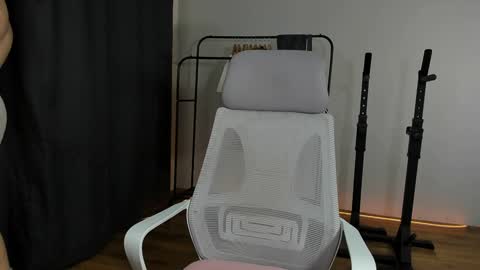 Snapshot of j_akira13 chatting on January 7, 2025, 5:33 am Danny online show from January 7, 2025, 5:33 am