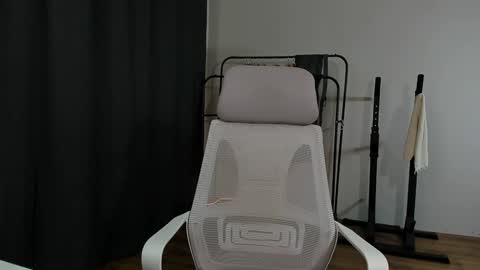 Snapshot of j_akira13 chatting on January 9, 2025, 7:31 am Danny online show from January 9, 2025, 7:31 am