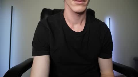 Snapshot of j_akira13 chatting on October 9, 2025, 9:18 am Danny online show from October 9, 2025, 9:18 am