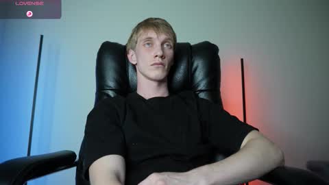 Snapshot of j_akira13 chatting on October 26, 2025, 9:37 am Danny online show from October 26, 2025, 9:37 am