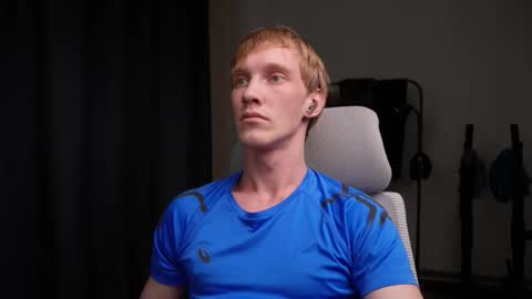 Snapshot of j_akira13 chatting on November 6, 2025, 10:05 am Danny online show from November 6, 2025, 10:05 am