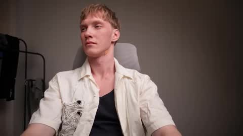 Snapshot of j_akira13 chatting on February 1, 2026, 7:18 am Danny online show from February 1, 2026, 7:18 am