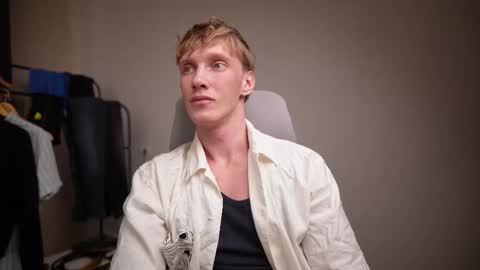 Snapshot of j_akira13 chatting on February 11, 2026, 5:23 am Danny online show from February 11, 2026, 5:23 am