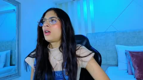 Snapshot of j_belle_ chatting on April 26, 2026, 1:31 pm j_belle_ online show from April 26, 2026, 1:31 pm