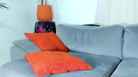 Calix  Independient model Insta and twt Calixsnake online show from December 11, 2024, 5:21 am