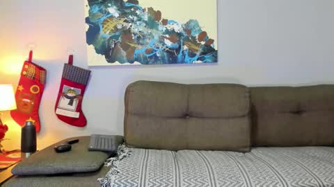 Calix  Independient model Insta and twt Calixsnake online show from December 17, 2025, 5:19 pm