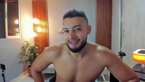 Snapshot of j_calix chatting on May 5, 2026, 11:57 pm Calix Independient model Insta and twt Calixsnake online show from May 5, 2026, 11:57 pm
