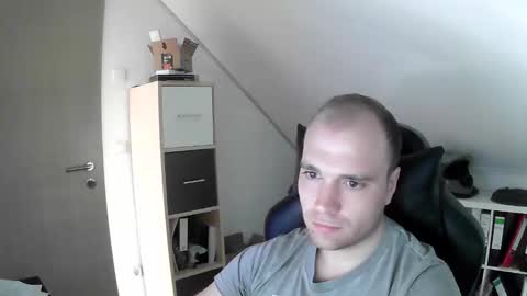 Snapshot of j_german783377 chatting on December 15, 2025, 11:25 am here4y online show from December 15, 2025, 11:25 am