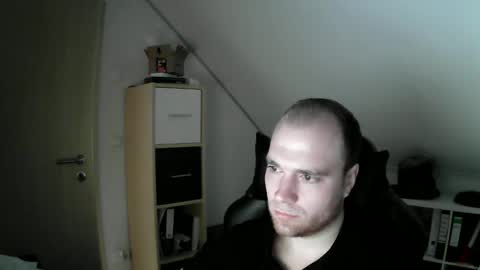 Snapshot of j_german783377 chatting on December 22, 2025, 9:28 am here4y online show from December 22, 2025, 9:28 am