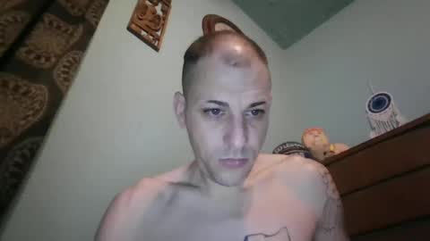 Snapshot of j_lion85 chatting on October 28, 2025, 8:18 am j_lion85 online show from October 28, 2025, 8:18 am