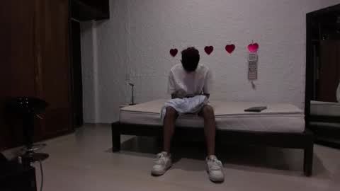 j_martony online show from September 29, 2025, 12:43 pm