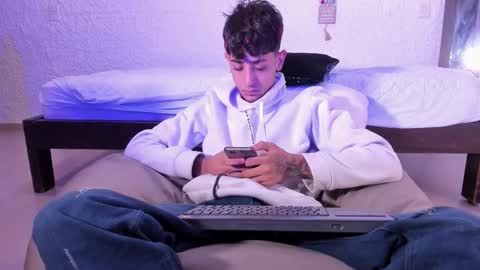 j_martony online show from October 1, 2025, 11:49 am