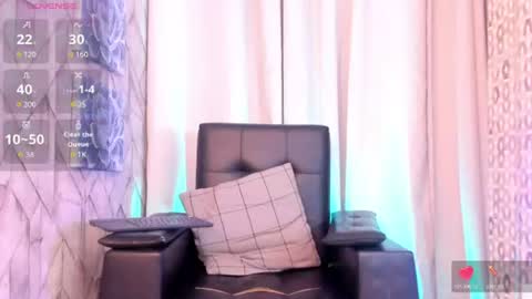 Snapshot of jaadewest_ chatting on July 28, 2026, 10:32 am Jade West online show from July 28, 2026, 10:32 am