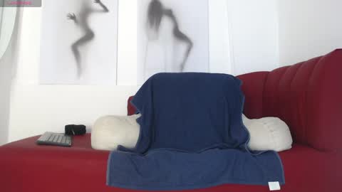    online show from April 7, 2026, 11:10 am