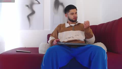    online show from April 15, 2026, 11:50 am