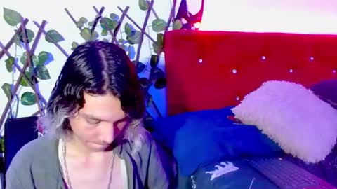 Laick online show from December 3, 2024, 10:40 pm