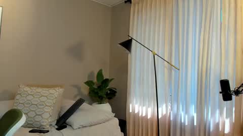 Jackson Bell online show from February 19, 2025, 7:48 pm