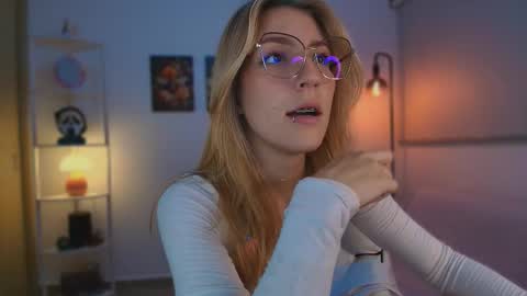 Snapshot of jacky_croft chatting on October 26, 2025, 4:51 am Linda Sofia help me get to 100 thumbs up online show from October 26, 2025, 4:51 am