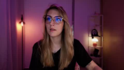 Linda Sofia help me get to 100 thumbs up online show from March 25, 2026, 1:00 am