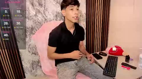 Snapshot of jacob_colliins chatting on June 14, 2026, 10:12 pm jacob_colliins online show from June 14, 2026, 10:12 pm