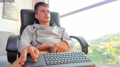 JACOB STONES online show from February 3, 2025, 12:14 pm