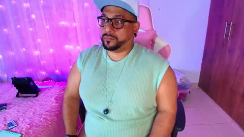 Snapshot of jacoob_woods chatting on February 25, 2025, 7:47 pm daddy sir master bear online show from February 25, 2025, 7:47 pm