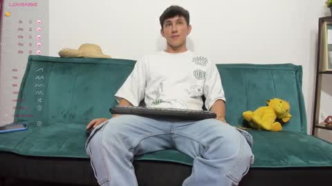 Snapshot of jacques_cardiet chatting on January 22, 2025, 9:21 pm jacobo online show from January 22, 2025, 9:21 pm