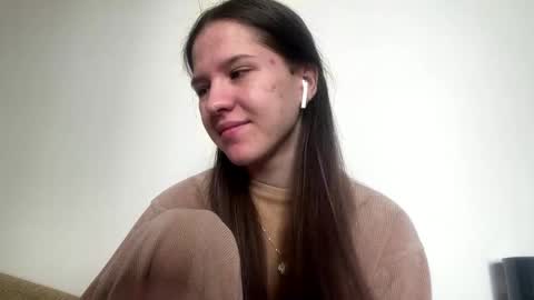 Laura online show from April 21, 2026, 6:09 am